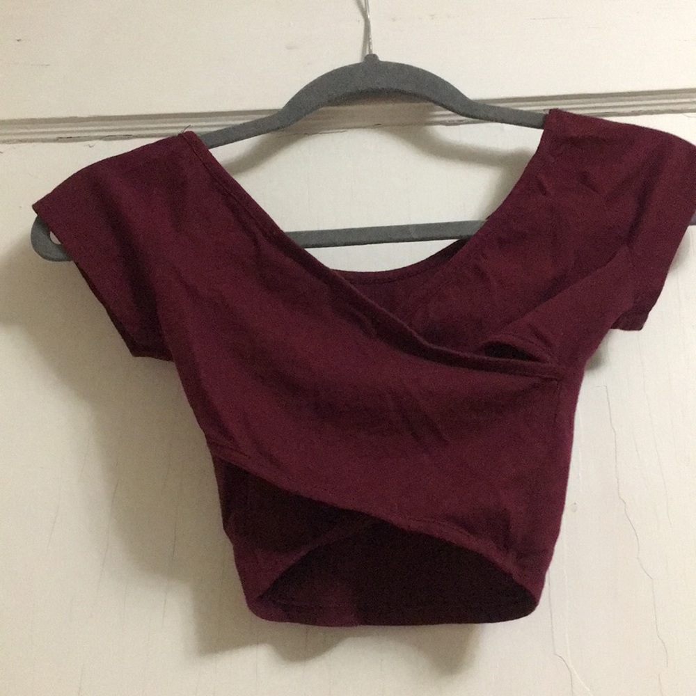 Red crop top - Picture 2 of 3